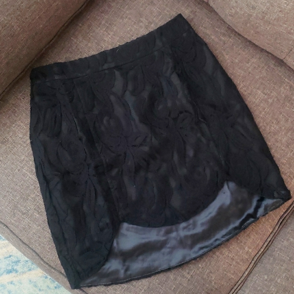 Stylesaint Scallop Mini Skirt